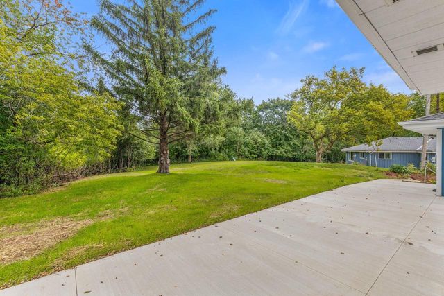 2660 N Calhoun ROAD, Brookfield, WI 53005
