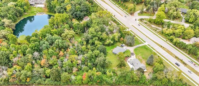 2660 N Calhoun ROAD, Brookfield, WI 53005