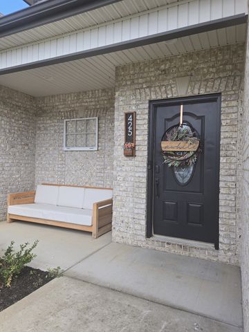 425 Veronica Ct, Clarksville, TN 37043