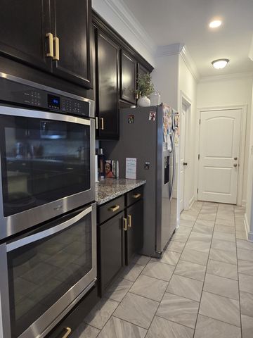 425 Veronica Ct, Clarksville, TN 37043