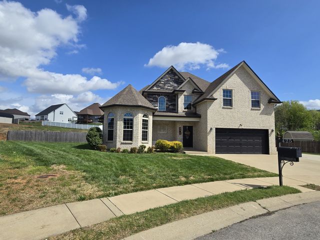 425 Veronica Ct, Clarksville, TN 37043