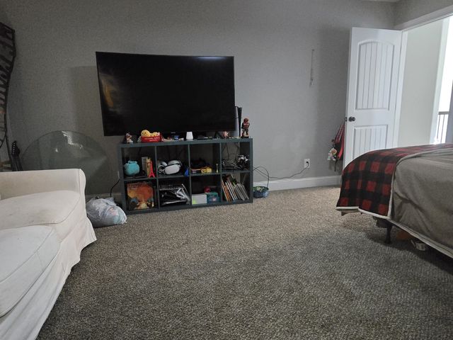 425 Veronica Ct, Clarksville, TN 37043