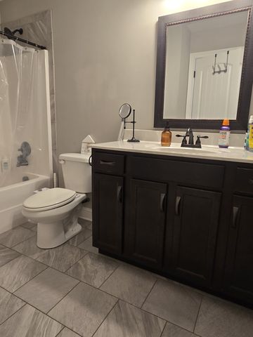 425 Veronica Ct, Clarksville, TN 37043