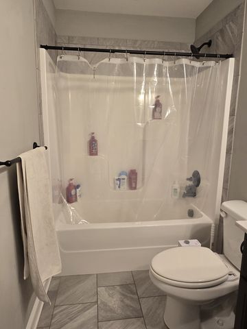 425 Veronica Ct, Clarksville, TN 37043