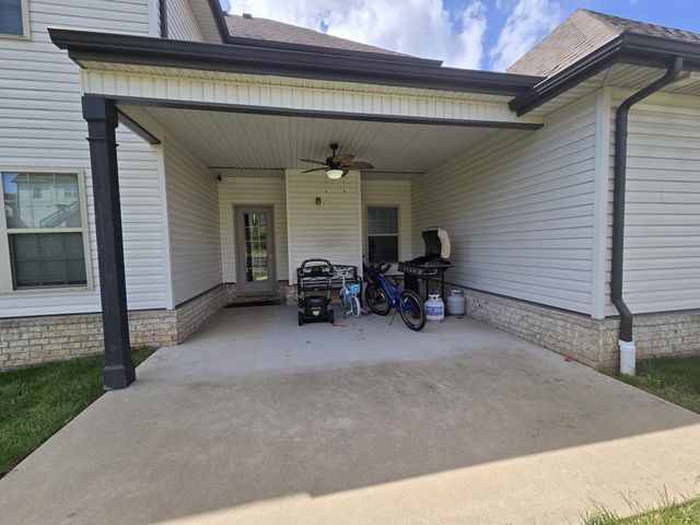 425 Veronica Ct, Clarksville, TN 37043