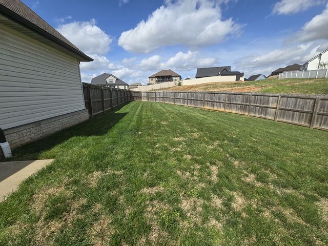 425 Veronica Ct, Clarksville, TN 37043