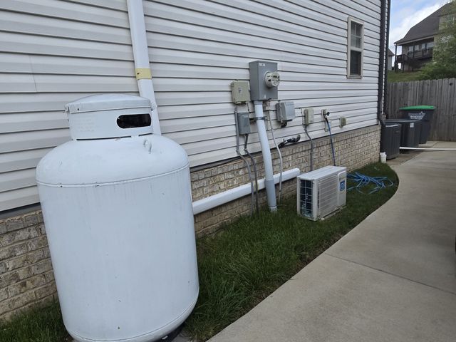 425 Veronica Ct, Clarksville, TN 37043