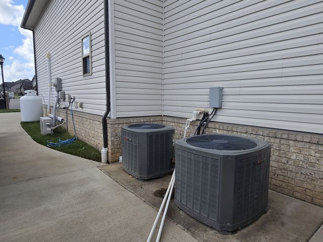 425 Veronica Ct, Clarksville, TN 37043