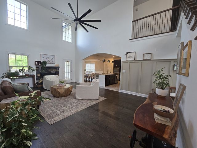 425 Veronica Ct, Clarksville, TN 37043