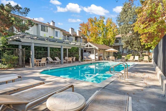 1906 Magdalena Circle 50, Santa Clara, CA 95051