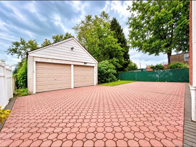 52-57 84th Street, Elmhurst, NY 11373