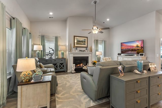 5672 Canary Island Ct., Myrtle Beach, SC 29577