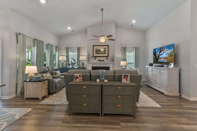 5672 Canary Island Ct., Myrtle Beach, SC 29577