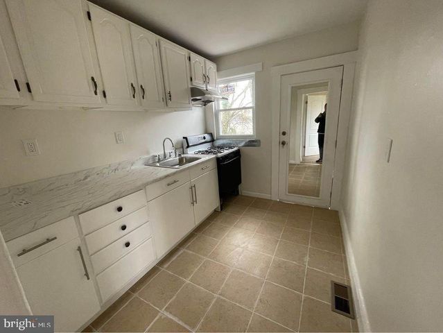 24 HARRISON AVE N, Middle River, MD 21220