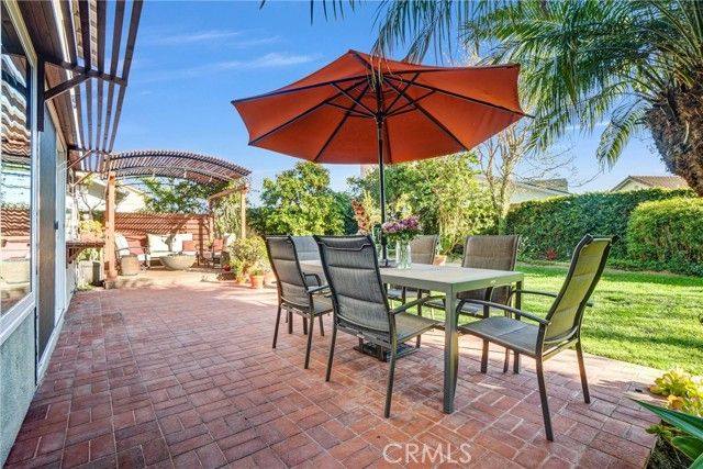 5552 Ridgebury Drive, Huntington Beach, CA 92649