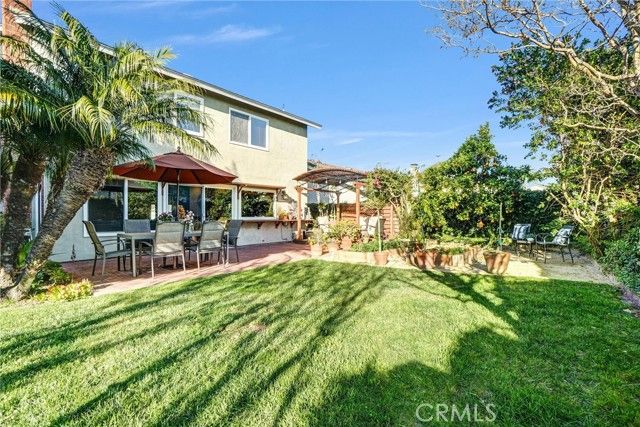 5552 Ridgebury Drive, Huntington Beach, CA 92649