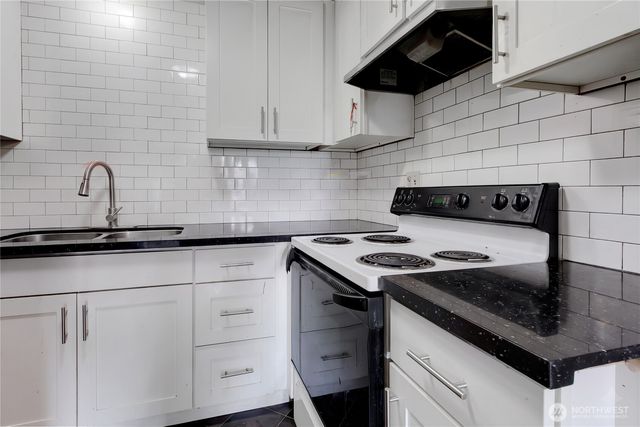 838 Harrington Avenue NE, Renton, WA 98056
