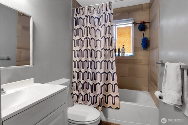 838 Harrington Avenue NE, Renton, WA 98056