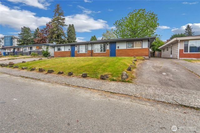 838 Harrington Avenue NE, Renton, WA 98056