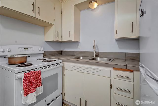 838 Harrington Avenue NE, Renton, WA 98056