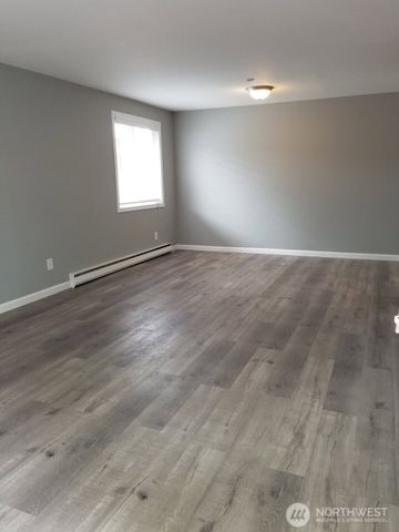 838 Harrington Avenue NE, Renton, WA 98056