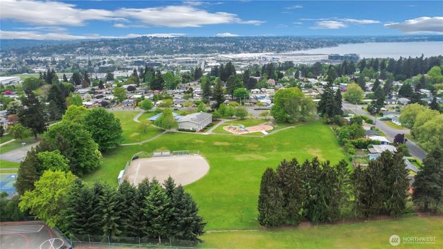 838 Harrington Avenue NE, Renton, WA 98056