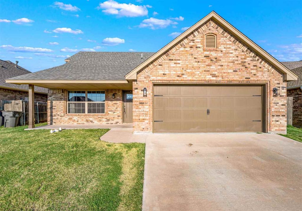 2615 NW Debracy Ave, Lawton, OK 73505