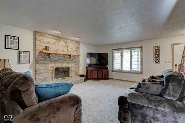 303 Wellington Overlook, Noblesville, IN 46060