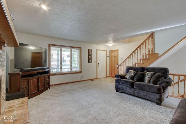 303 Wellington Overlook, Noblesville, IN 46060