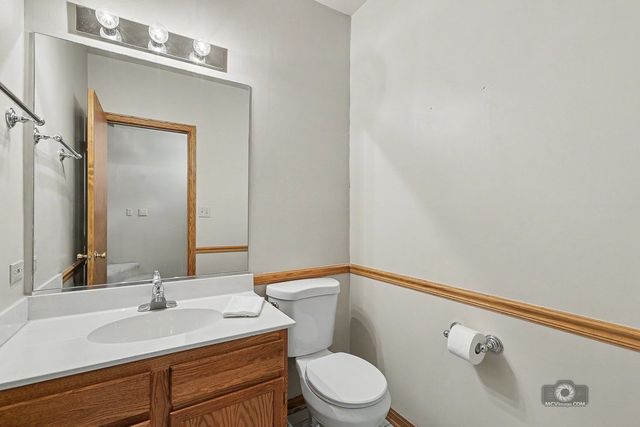 5122 Tomcin Trail, Oak Lawn, IL 60453