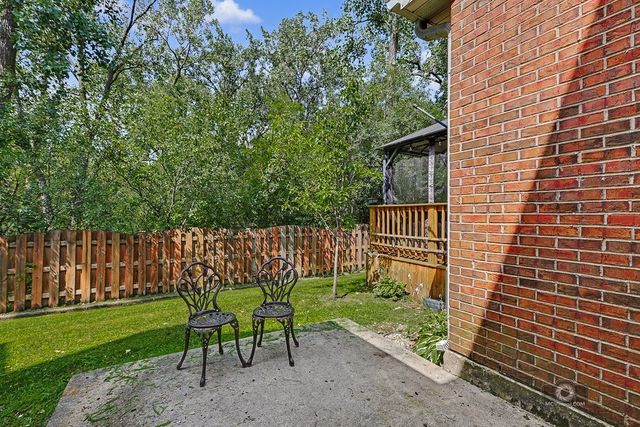 5122 Tomcin Trail, Oak Lawn, IL 60453