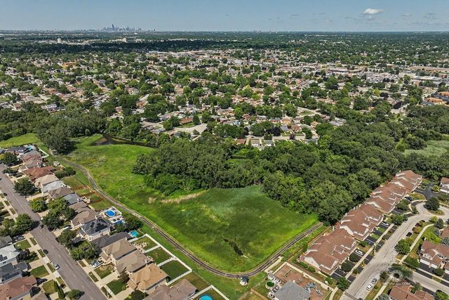 5122 Tomcin Trail, Oak Lawn, IL 60453