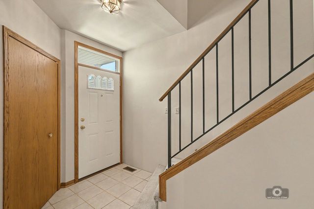 5122 Tomcin Trail, Oak Lawn, IL 60453