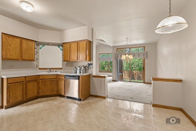 5122 Tomcin Trail, Oak Lawn, IL 60453