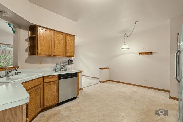 5122 Tomcin Trail, Oak Lawn, IL 60453