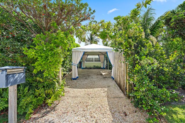 7704 Martin Avenue, West Palm Beach, FL 33405