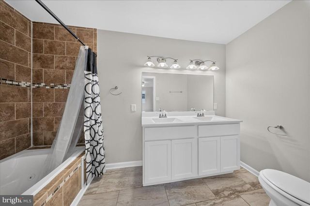215 TINA MARIE LN, Smyrna, DE 19977