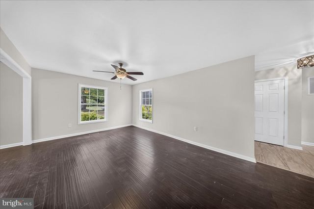 215 TINA MARIE LN, Smyrna, DE 19977