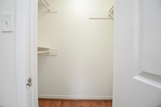 5515 Saxon Drive, Houston, TX 77092