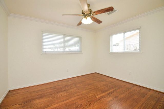 5515 Saxon Drive, Houston, TX 77092