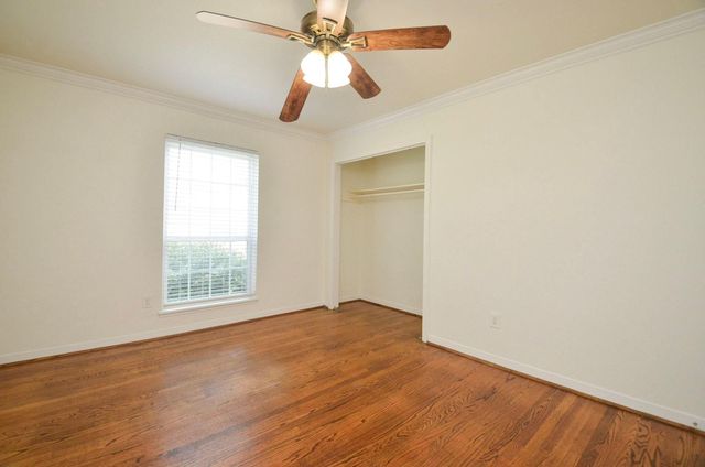 5515 Saxon Drive, Houston, TX 77092
