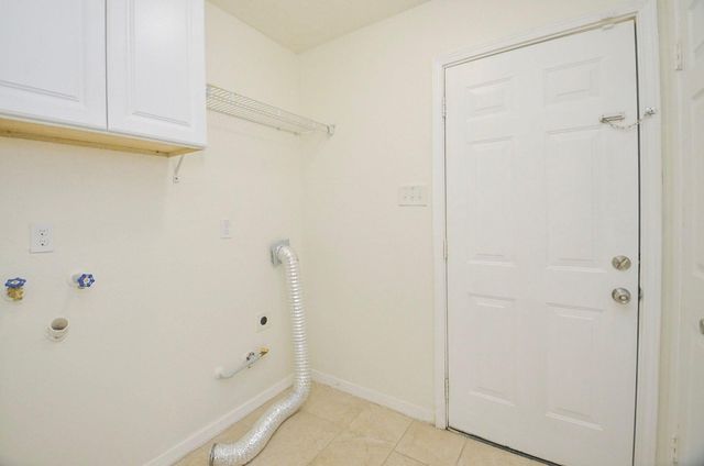 5515 Saxon Drive, Houston, TX 77092