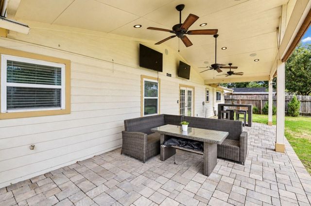 5515 Saxon Drive, Houston, TX 77092