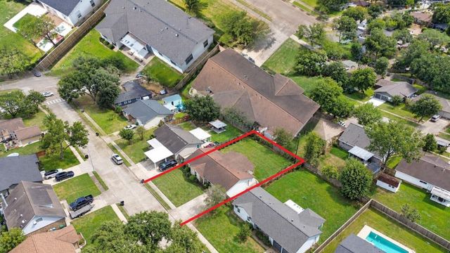 5515 Saxon Drive, Houston, TX 77092