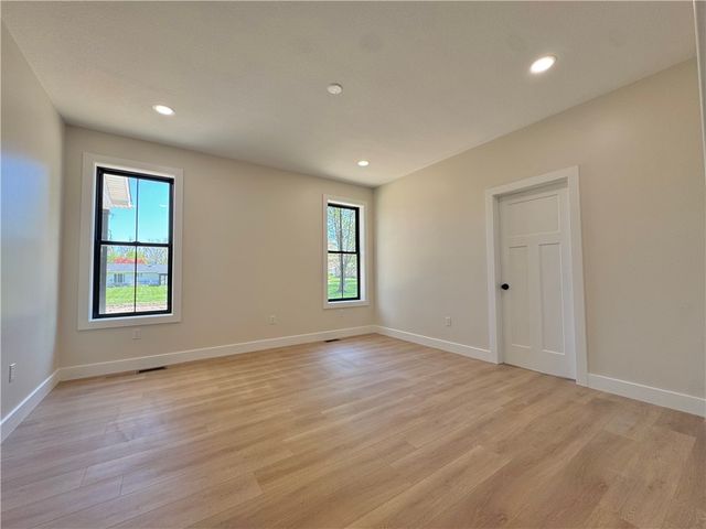 3154 Spiker Ln, Neshannock Twp, PA 16105