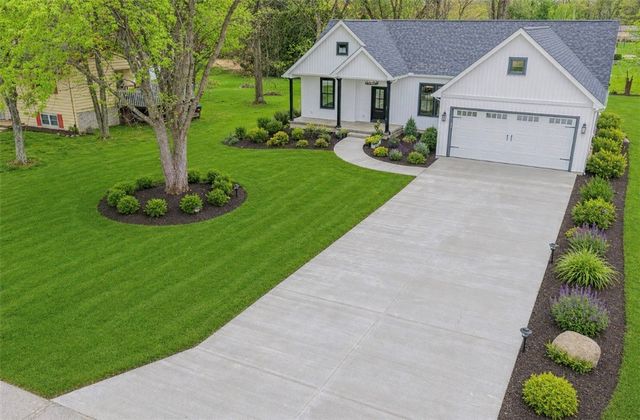 3154 Spiker Ln, Neshannock Twp, PA 16105