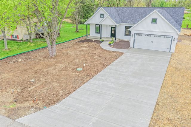3154 Spiker Ln, Neshannock Twp, PA 16105