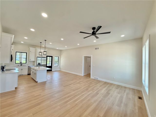 3154 Spiker Ln, Neshannock Twp, PA 16105