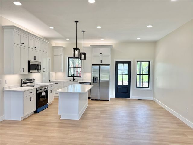 3154 Spiker Ln, Neshannock Twp, PA 16105
