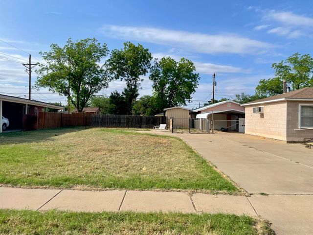 1918 42nd Street, Lubbock, TX 79412